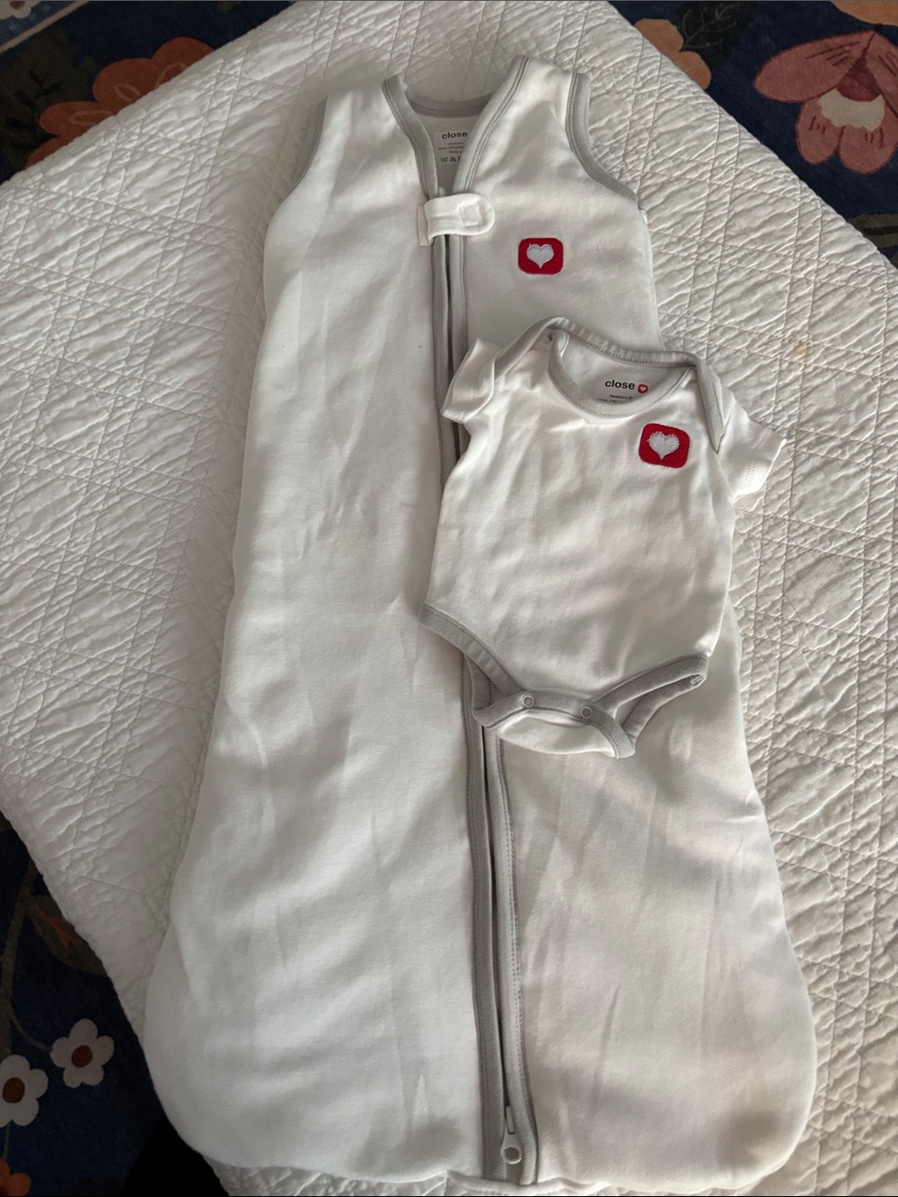 Close ❤️ White Sleep Sack and Bodysuit Set with Red Heart Newborn
